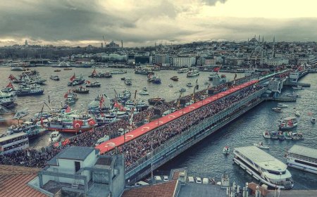 Galata Köprüsü'nde tarihi Gazze yürüyüşü: 520 bin kişi katıldı