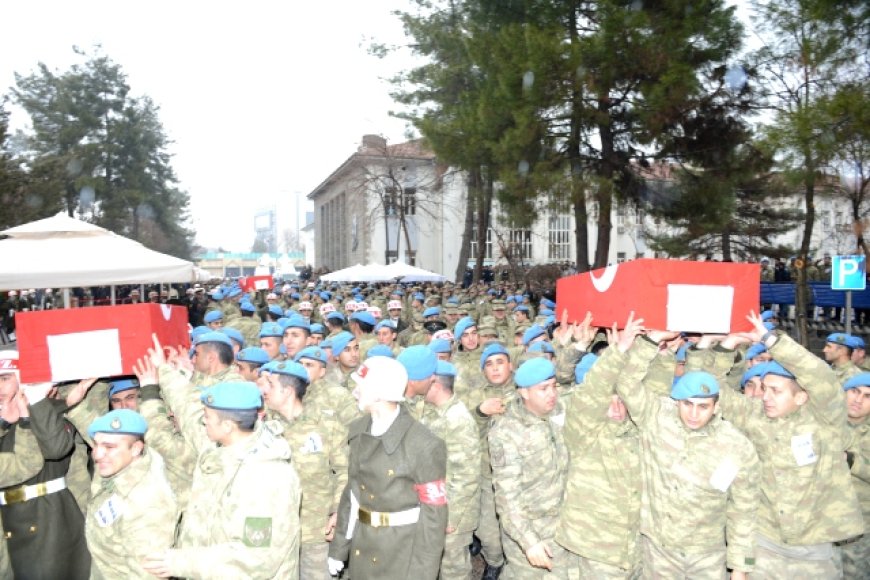 Diyarbakır Sur'da şehit olan 5 asker için uğurlama töreni