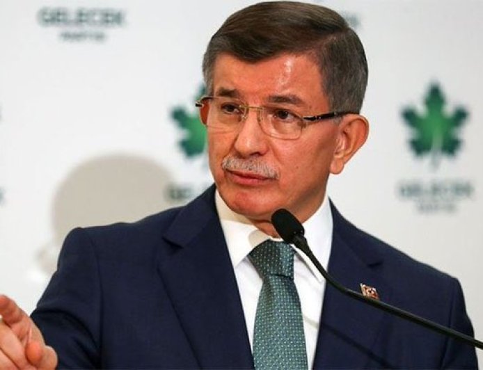 Ankara’da Davutoğlu-Akış gerilimi siyaseti hareketlendirdi